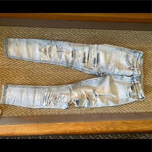 American Eagle Lightwash Skinny Jeans